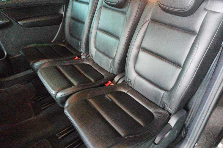 Used Volkswagen Sharan 2018 380TSI Comfort Edition 7-Seater Interior 4