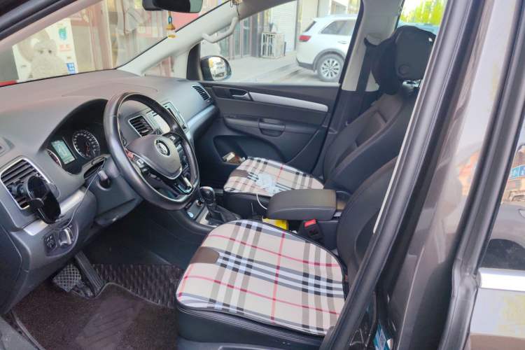 Used Volkswagen Sharan 2018 380TSI Luxury 7-Seater Interior 5