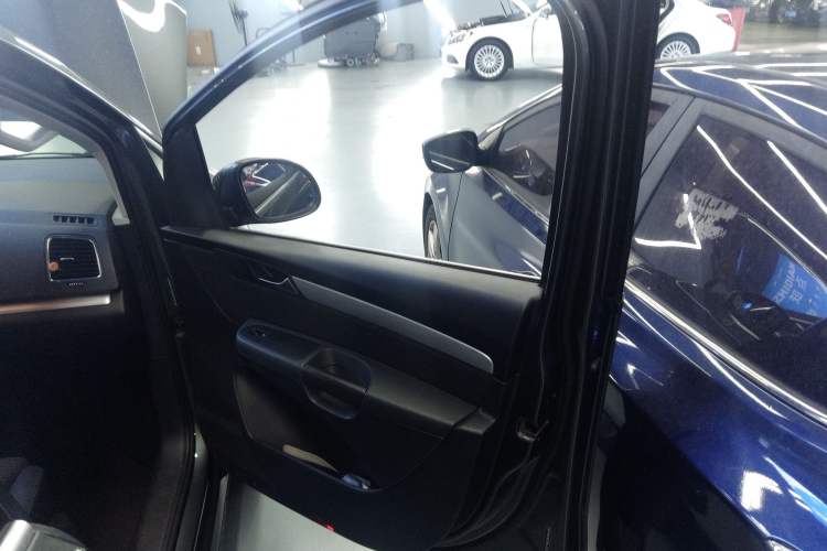 Used Volkswagen Sharan 2018 380TSI Comfort Edition 7-Seater Interior 5