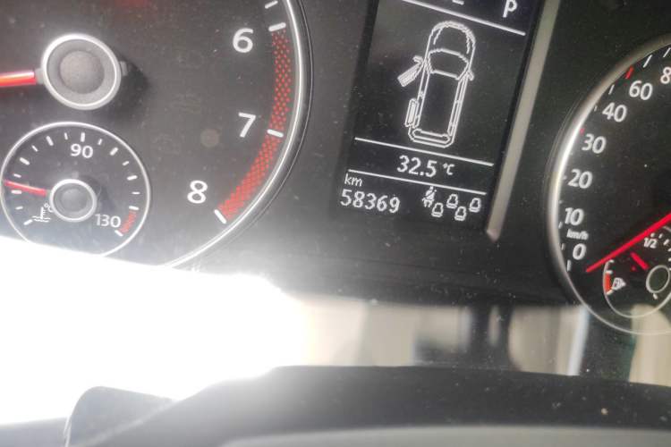 Used Volkswagen Sharan 2018 380TSI Comfort Edition 7-Seater Odometer Close Up
