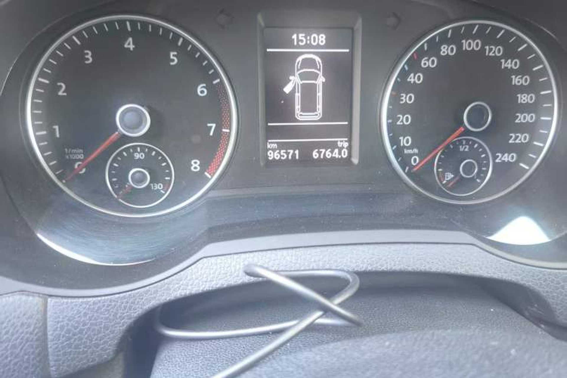 Used Volkswagen Sharan 2018 380TSI Luxury 7-Seater Odometer Close Up