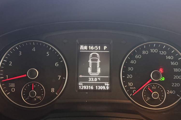 Used Volkswagen Sharan 2018 380TSI Comfort Edition 7-Seater Odometer Close Up
