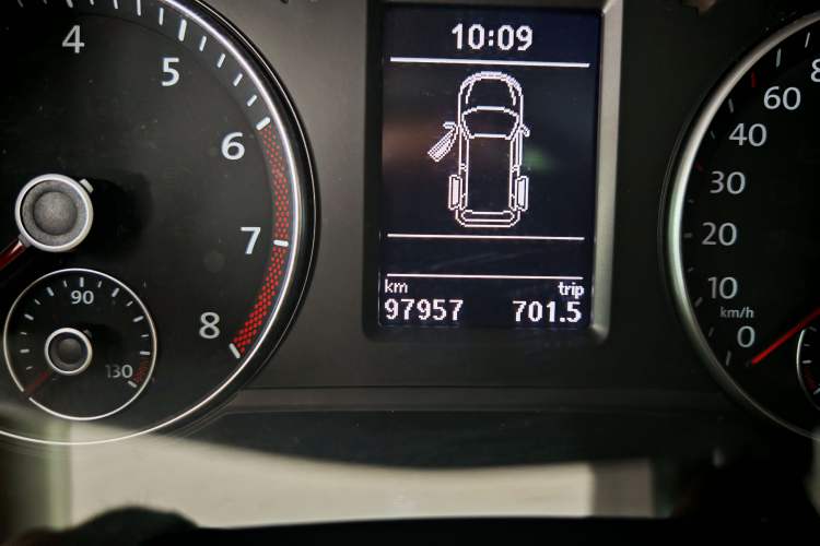 Used Volkswagen Sharan 2018 380TSI Comfort Edition 7-Seater Odometer Close Up