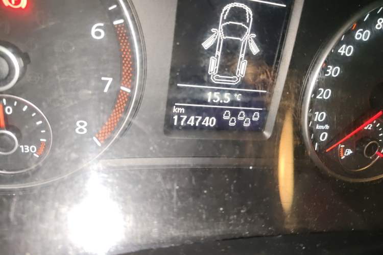 Used Volkswagen Sharan 2018 280TSI Enjoyment Model 7 Seats Odometer Close Up