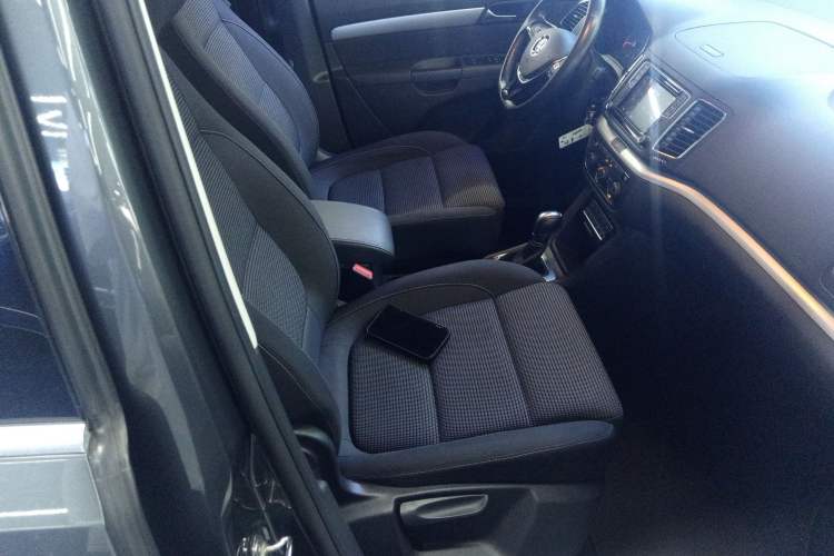 Used Volkswagen Sharan 2018 380TSI Comfort Edition 7-Seater Right Front Seat