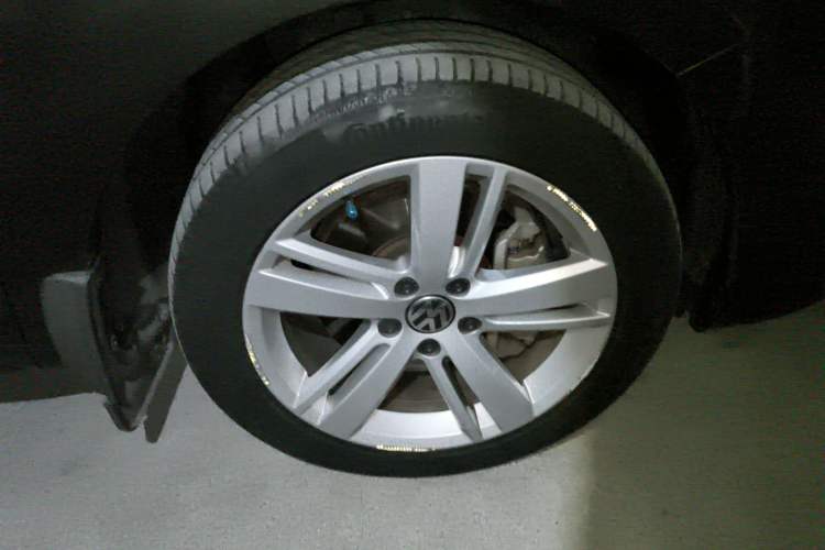 Used Volkswagen Sharan 2018 380TSI Comfort Edition 7-Seater Right Front Wheel Hub