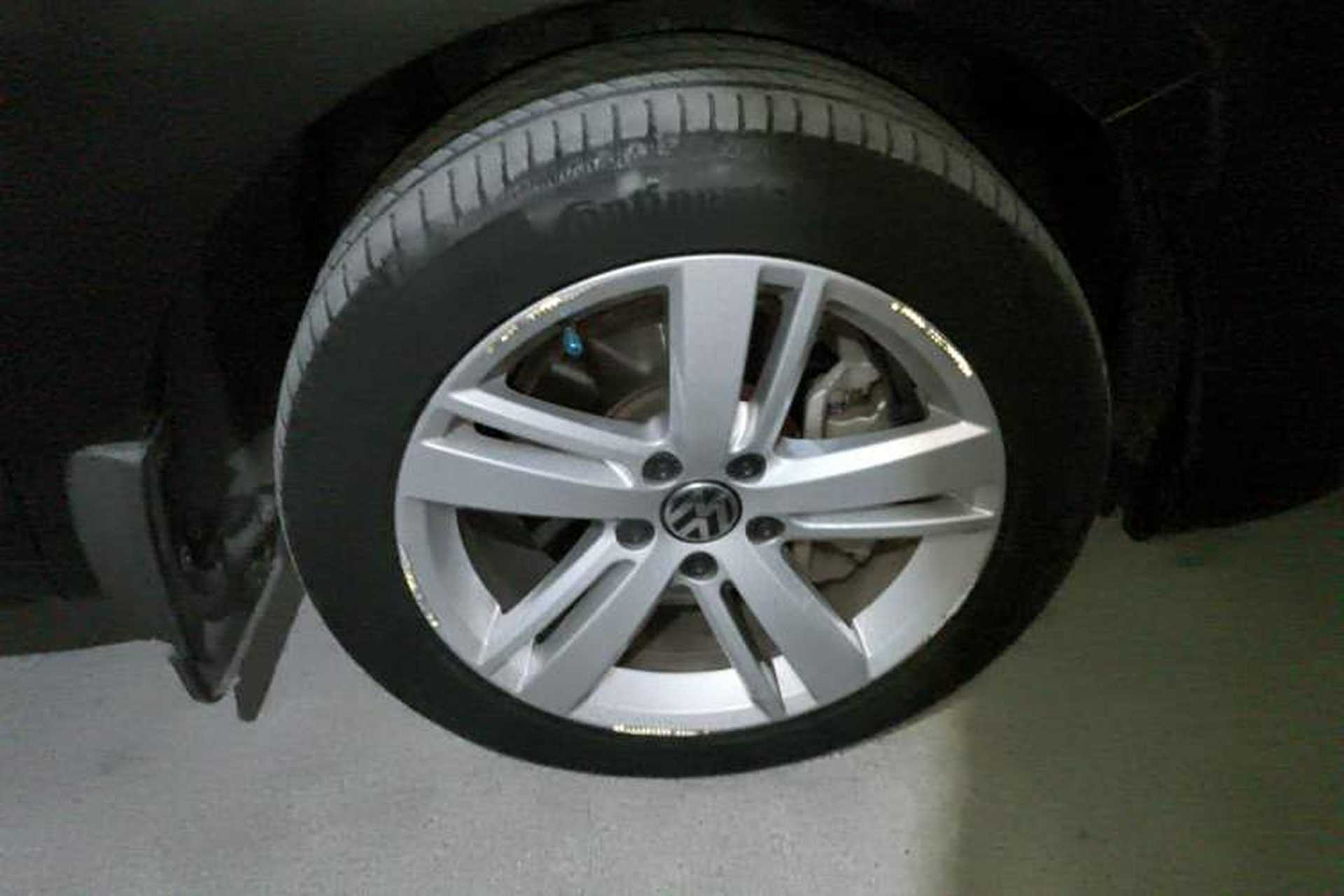 Used Volkswagen Sharan 2018 380TSI Comfort Edition 7-Seater Right Front Wheel Hub