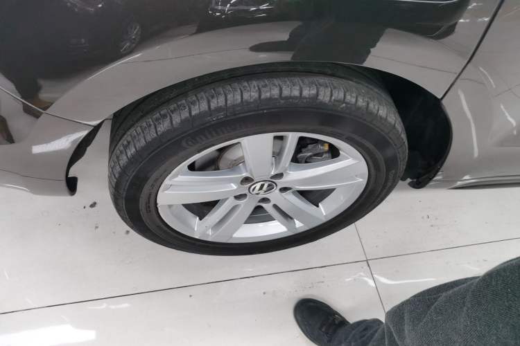 Used Volkswagen Sharan 2018 380TSI Comfort Edition 7-Seater Right Rear Wheel Hub