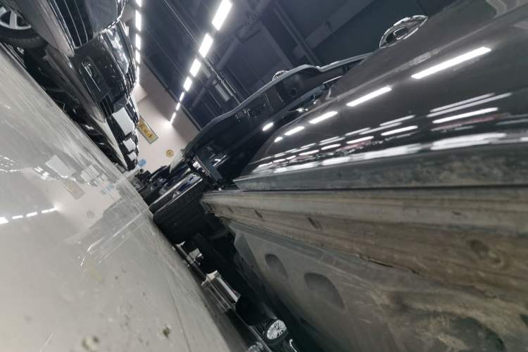 Used Volkswagen Sharan 2018 380TSI Comfort Edition 7-Seater Right Side Sill