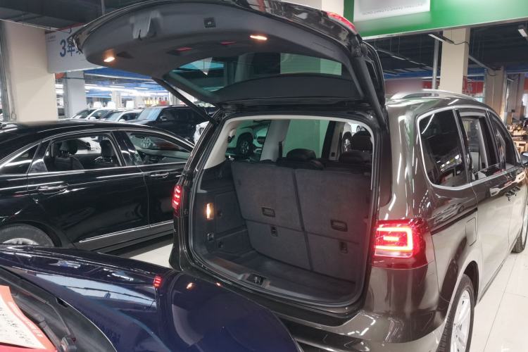Used Volkswagen Sharan 2018 380TSI Comfort Edition 7-Seater Trunk