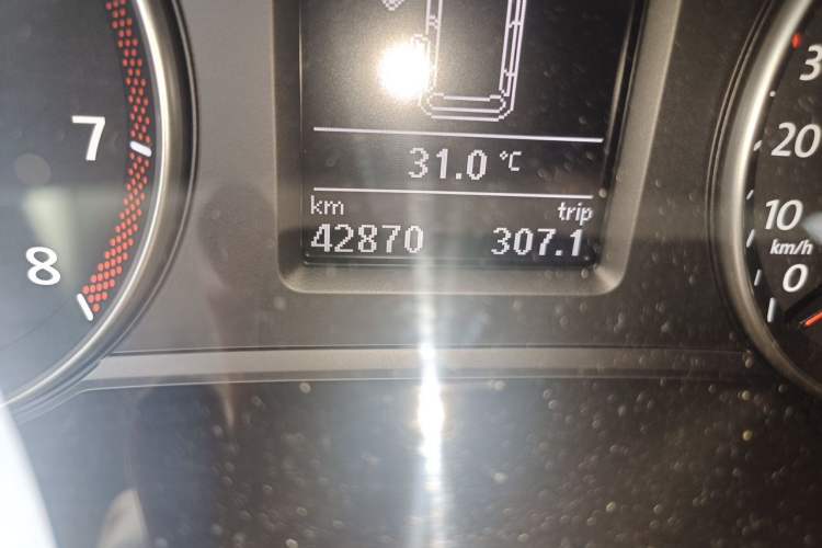 Used Volkswagen Sharan 2018 380TSI Comfort Edition 7-Seater Odometer Close Up