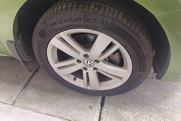 Used Volkswagen Sharan 2018 380TSI Comfort Edition 7-Seater Right Front Wheel Hub