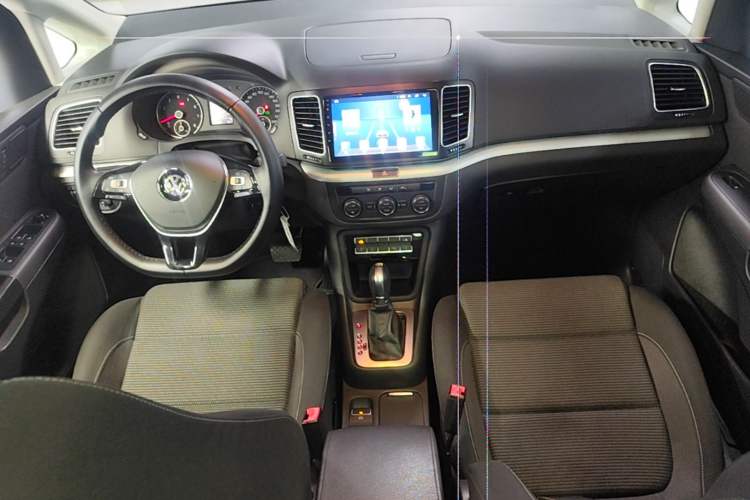 Used Volkswagen Sharan 2018 380TSI Comfort Edition 7-Seater Center Console