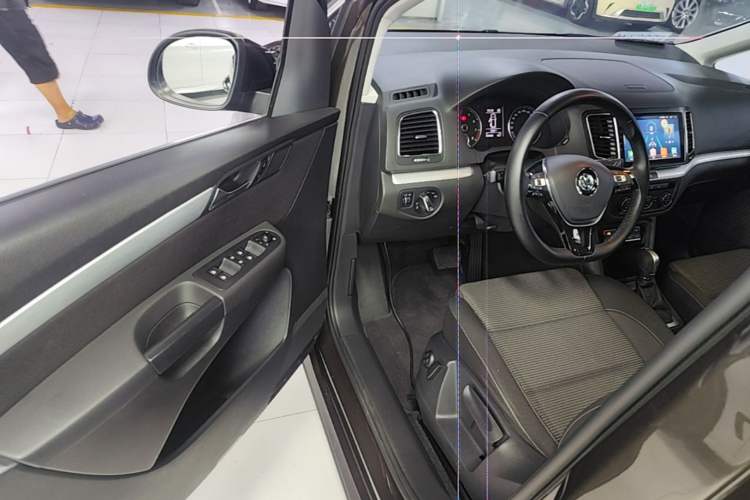 Used Volkswagen Sharan 2018 380TSI Comfort Edition 7-Seater Driver Seat