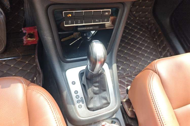 Used Volkswagen Sharan 2018 380TSI Comfort Edition 7-Seater Gear Lever