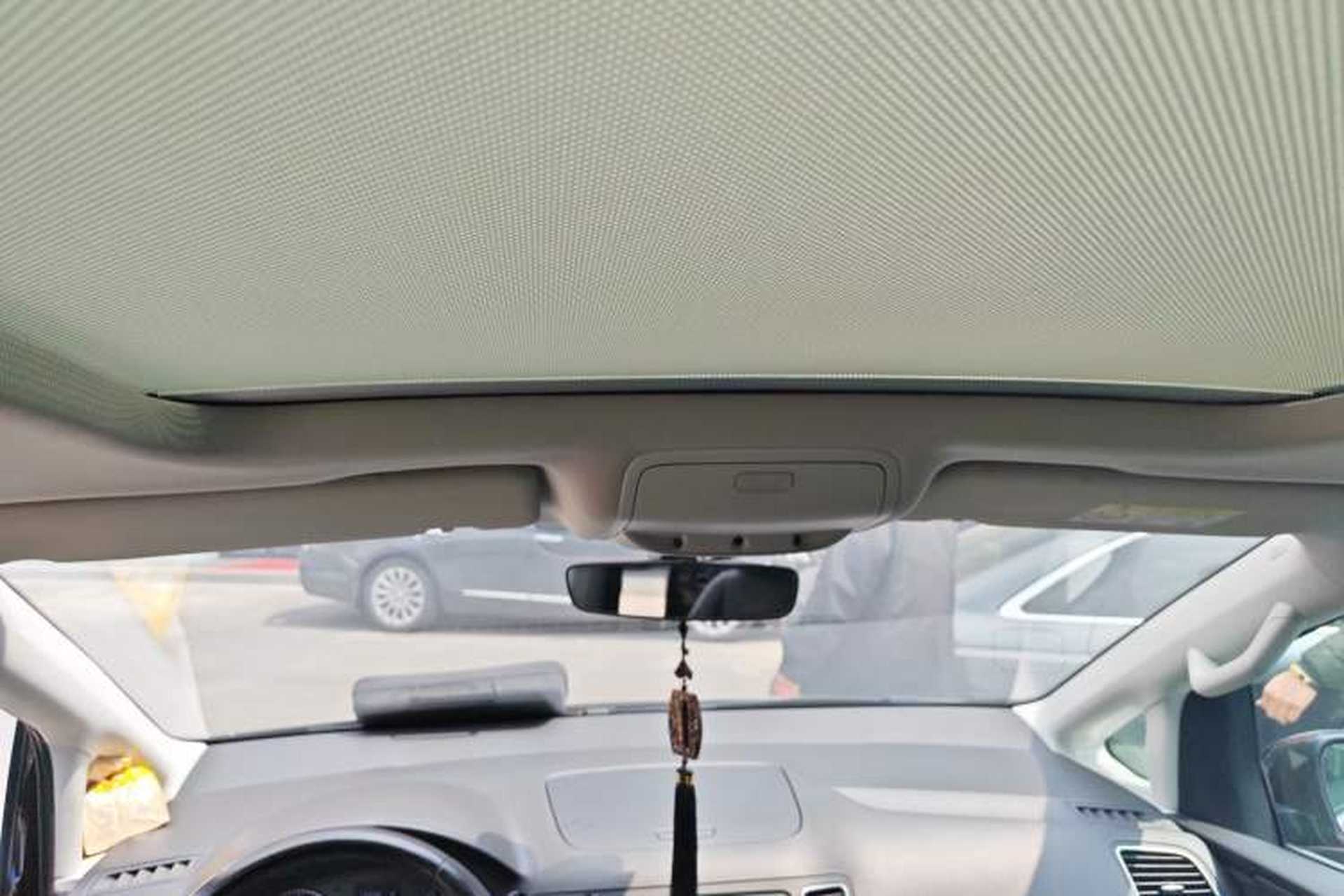 Used Volkswagen Sharan  Headliner