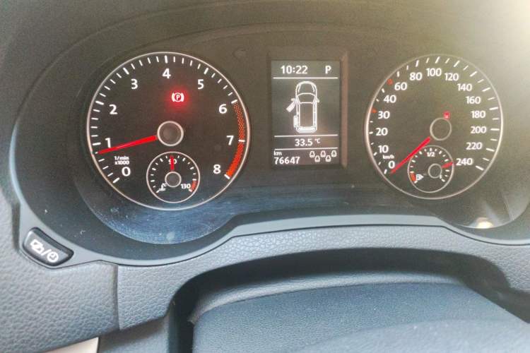 Used Volkswagen Sharan 2018 380TSI Comfort Edition 7-Seater Odometer Close Up