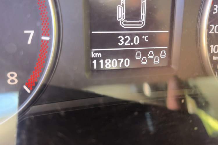 Used Volkswagen Sharan 2018 380TSI Comfort Edition 7-Seater Odometer Close Up