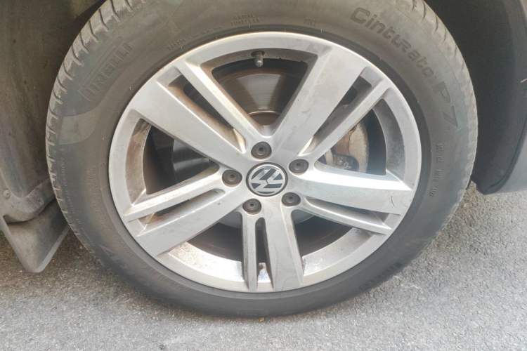 Used Volkswagen Sharan 2018 380TSI Comfort Edition 7-Seater Right Front Wheel Hub