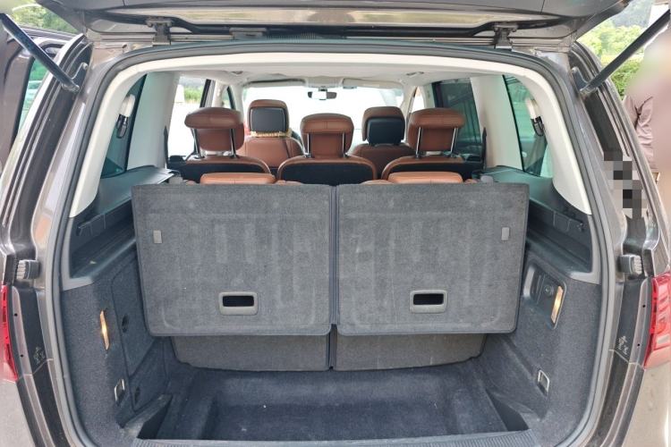 Used Volkswagen Sharan 2018 380TSI Comfort Edition 7-Seater Trunk