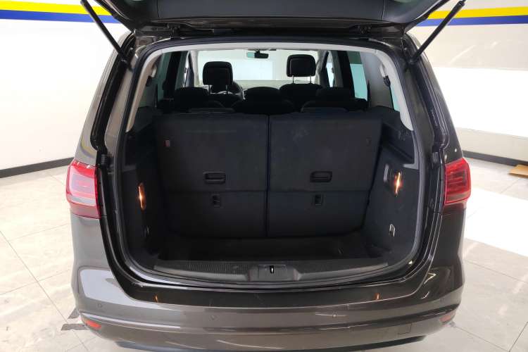 Used Volkswagen Sharan 2018 380TSI Comfort Edition 7-Seater Trunk