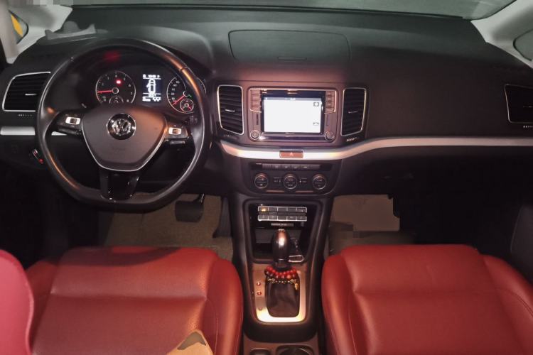 Used Volkswagen Sharan 2018 380TSI Comfort Edition 7-Seater Center Console