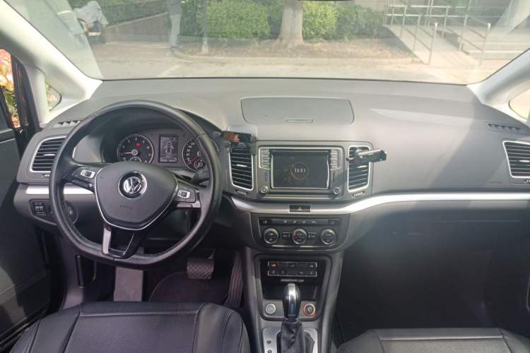 Used Volkswagen Sharan 2018 Revised Version 380TSI Comfort Edition 7-Seater Center Console