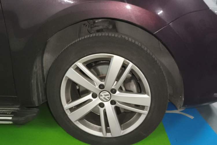 Used Volkswagen Sharan 2018 380TSI Comfort Edition 7-Seater Right Front Wheel Hub