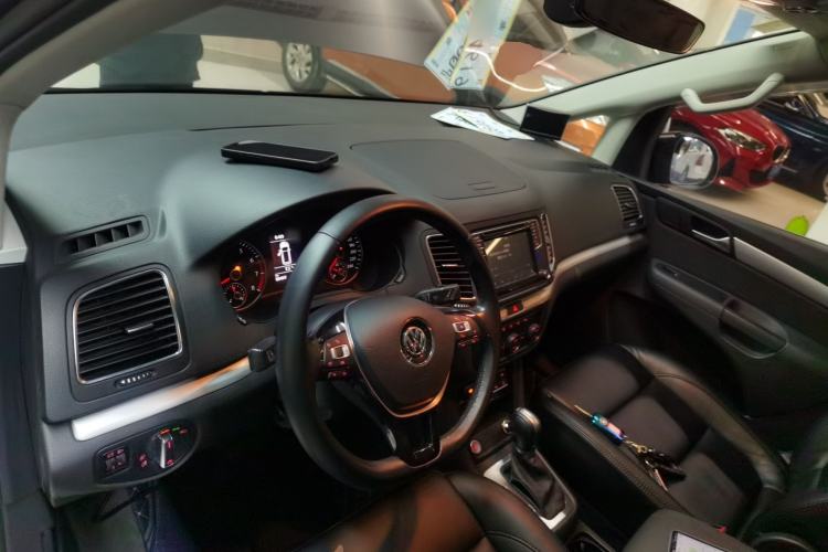 Used Volkswagen Sharan 2018 Revised Version 380TSI Comfort Edition 7-Seater Center Console