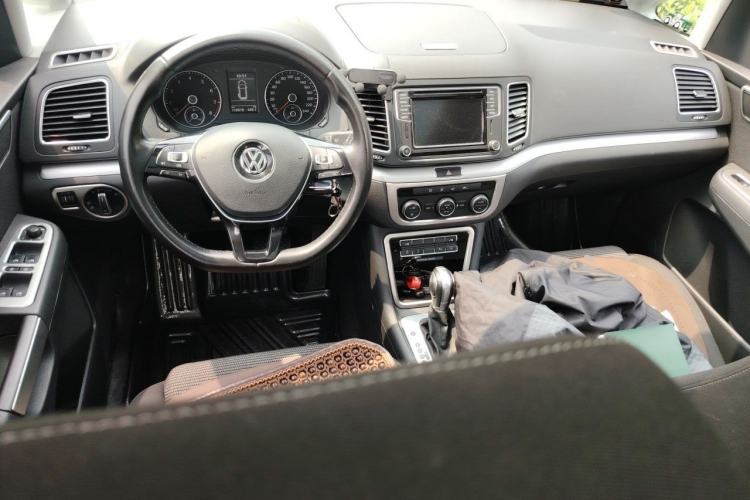 Used Volkswagen Sharan 2018 380TSI Comfort Edition 7-Seater Center Console