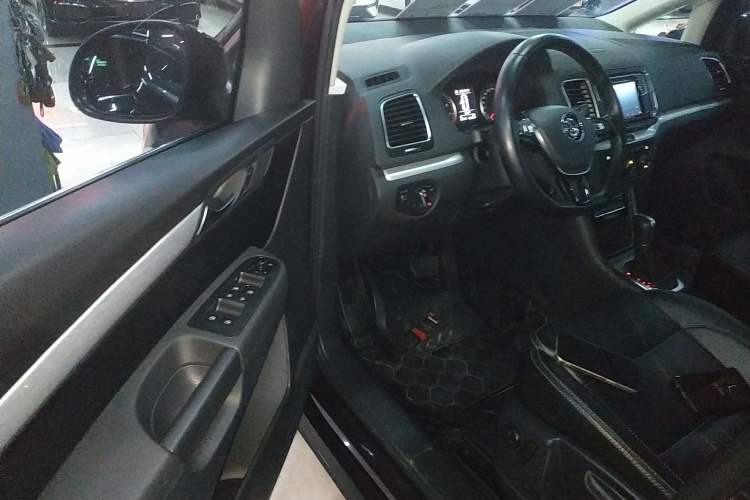 Used Volkswagen Sharan 2018 380TSI Comfort Edition 7-Seater Driver Seat