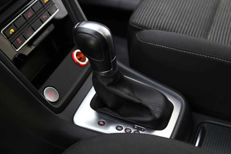 Used Volkswagen Sharan 2018 Revised Version 380TSI Comfort Edition 7-Seater Gear Lever