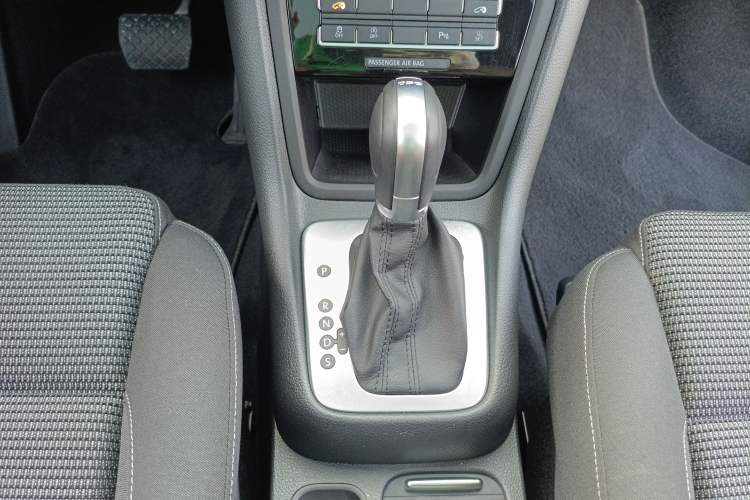 Used Volkswagen Sharan 2018 380TSI Comfort Edition 7-Seater Gear Lever