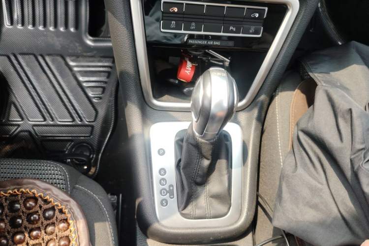 Used Volkswagen Sharan 2018 380TSI Comfort Edition 7-Seater Gear Lever