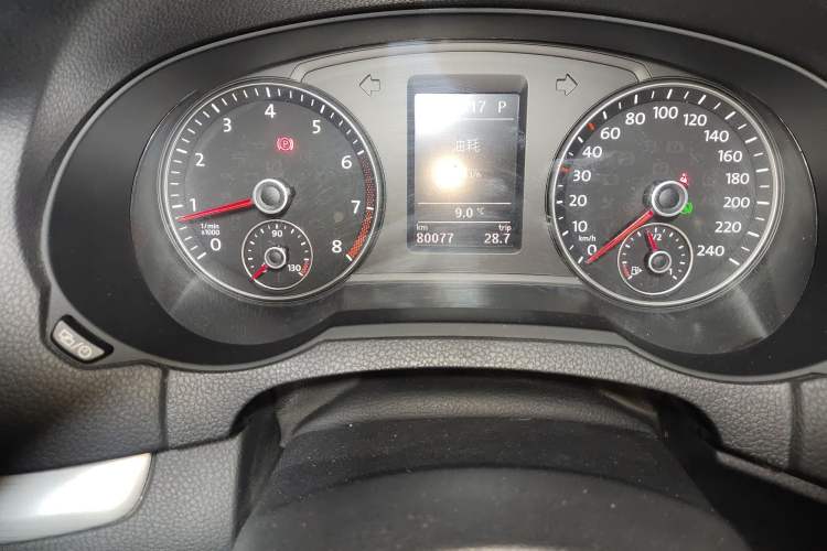 Used Volkswagen Sharan 2018 380TSI Comfort Edition 7-Seater Odometer Close Up