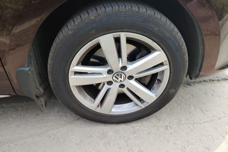 Used Volkswagen Sharan 2018 380TSI Comfort Edition 7-Seater Right Front Wheel Hub