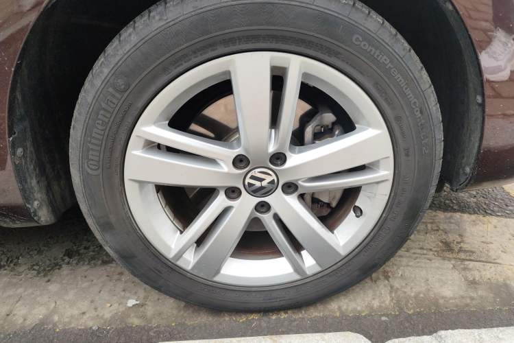 Used Volkswagen Sharan 2018 Revised Version 380TSI Comfort Edition 7-Seater Right Front Wheel Hub