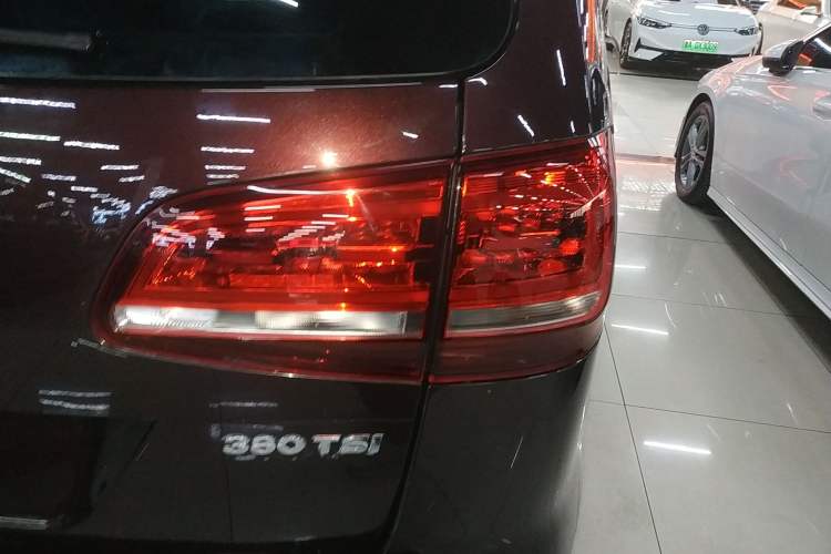 Used Volkswagen Sharan 2018 380TSI Comfort Edition 7-Seater Right Rear Taillight