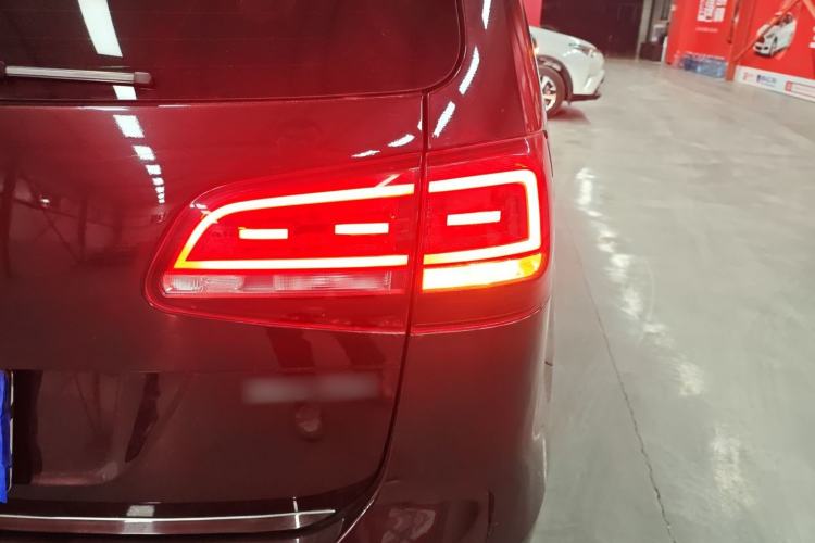 Used Volkswagen Sharan 2018 Revised Version 380TSI Comfort Edition 6-Seater Right Rear Taillight