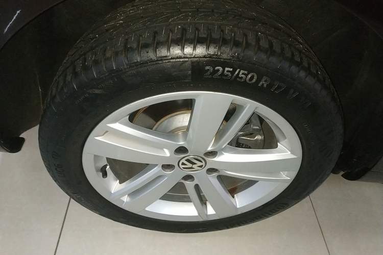 Used Volkswagen Sharan 2018 380TSI Comfort Edition 7-Seater Right Rear Wheel Hub