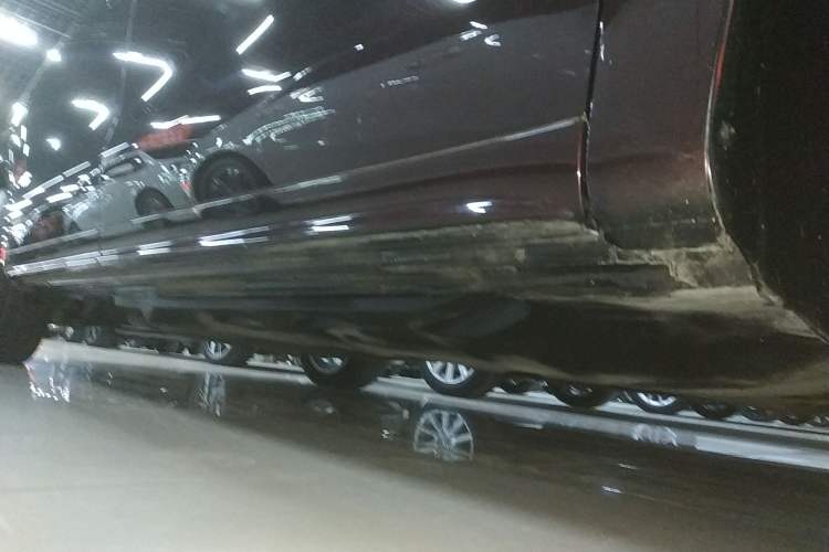 Used Volkswagen Sharan 2018 380TSI Comfort Edition 7-Seater Right Side Sill