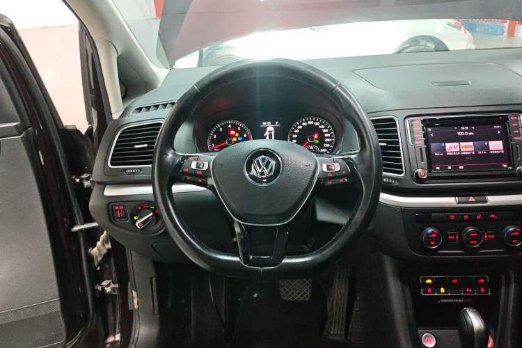 Used Volkswagen Sharan 2018 Revised Version 380TSI Comfort Edition 6-Seater Steering Wheel