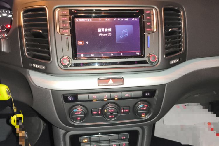 Used Volkswagen Sharan 2018 380TSI Comfort Edition 7-Seater Audio And AC Panel