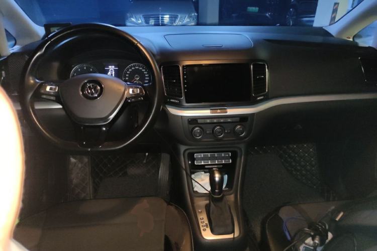 Used Volkswagen Sharan 2018 380TSI Comfort Edition 7-Seater Center Console