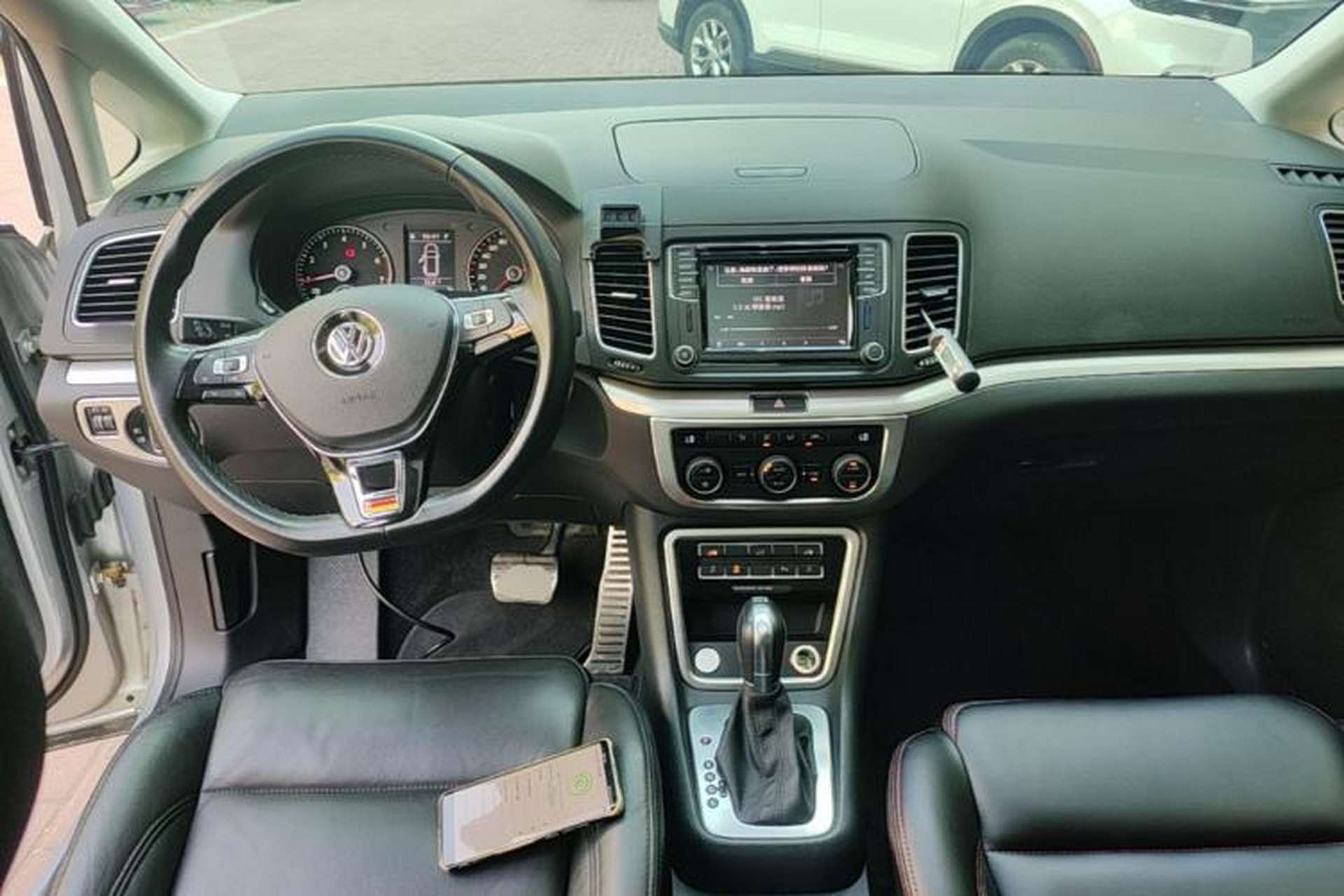 Used Volkswagen Sharan 2018 Revised Version 380TSI Comfort Edition 7-Seater Center Console