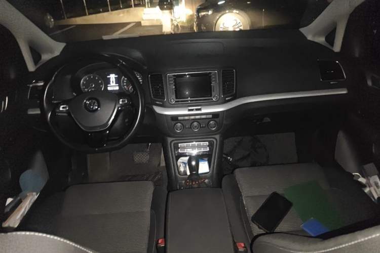 Used Volkswagen Sharan 2018 380TSI Comfort Edition 7-Seater Center Console