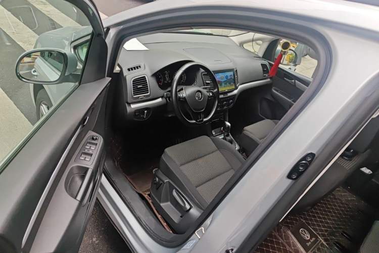 Used Volkswagen Sharan 2018 380TSI Comfort Edition 7-Seater Driver Seat