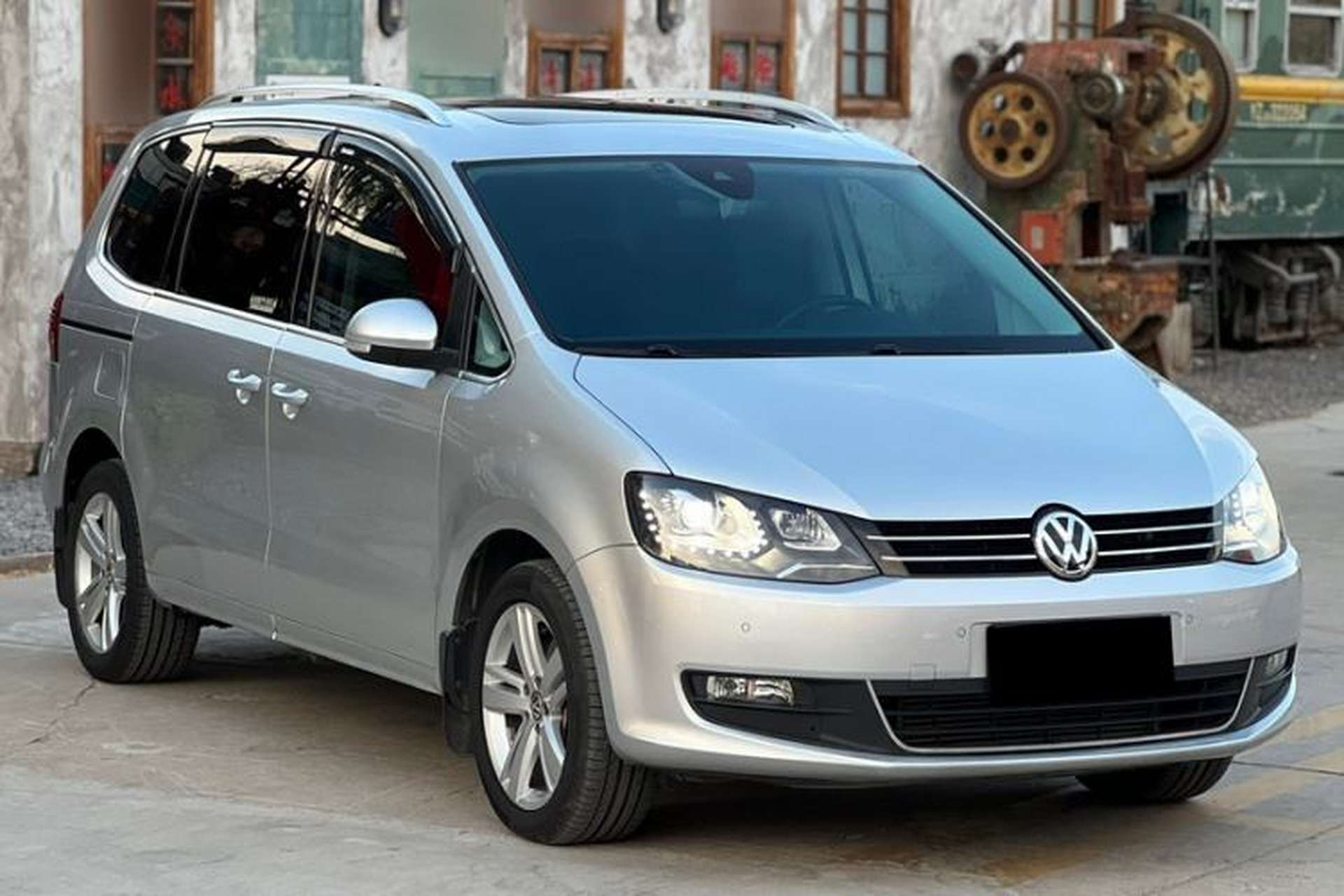 Used Volkswagen Sharan 2018 Revised Version 380TSI Comfort Edition 7-Seater Exterior 2