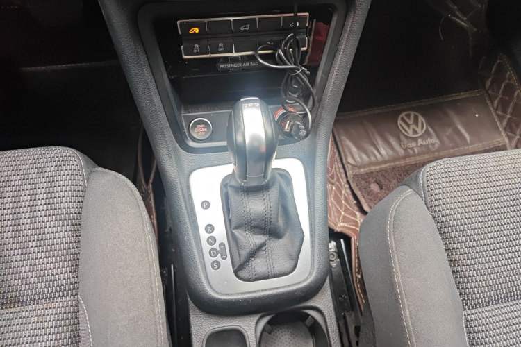 Used Volkswagen Sharan 2018 380TSI Comfort Edition 7-Seater Gear Lever
