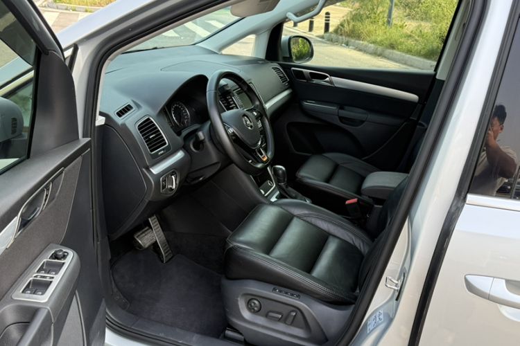 Used Volkswagen Sharan 2018 Revised Version 380TSI Comfort Edition 7-Seater Interior 3
